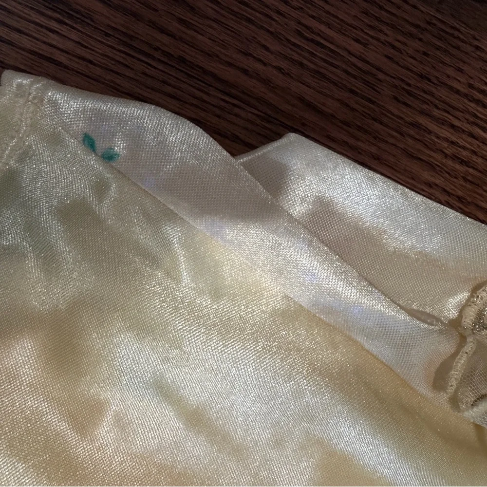 Yellow Princess night gown 3t with Pink Accents - Picture 5 of 6